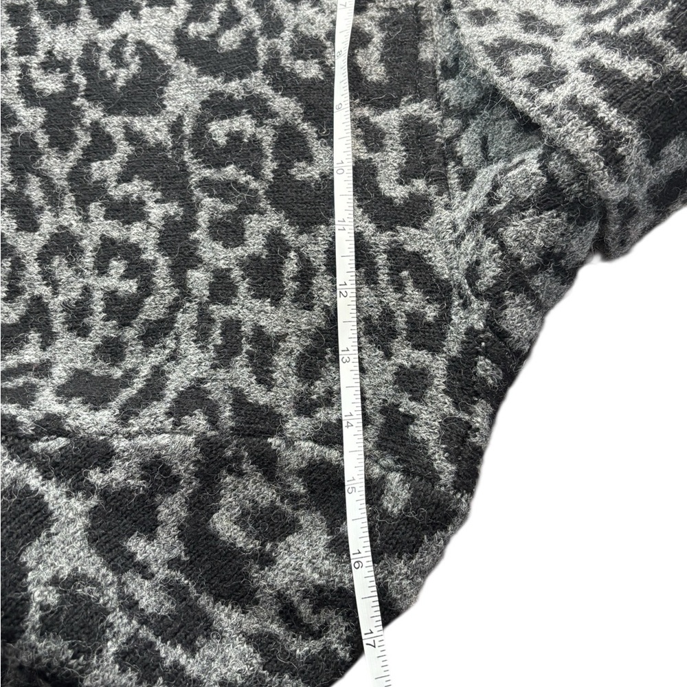 Cynthia Rowley Gray Black Animal Print Wool Blend Sweater Cardigan M Leopard - Picture 4 of 12